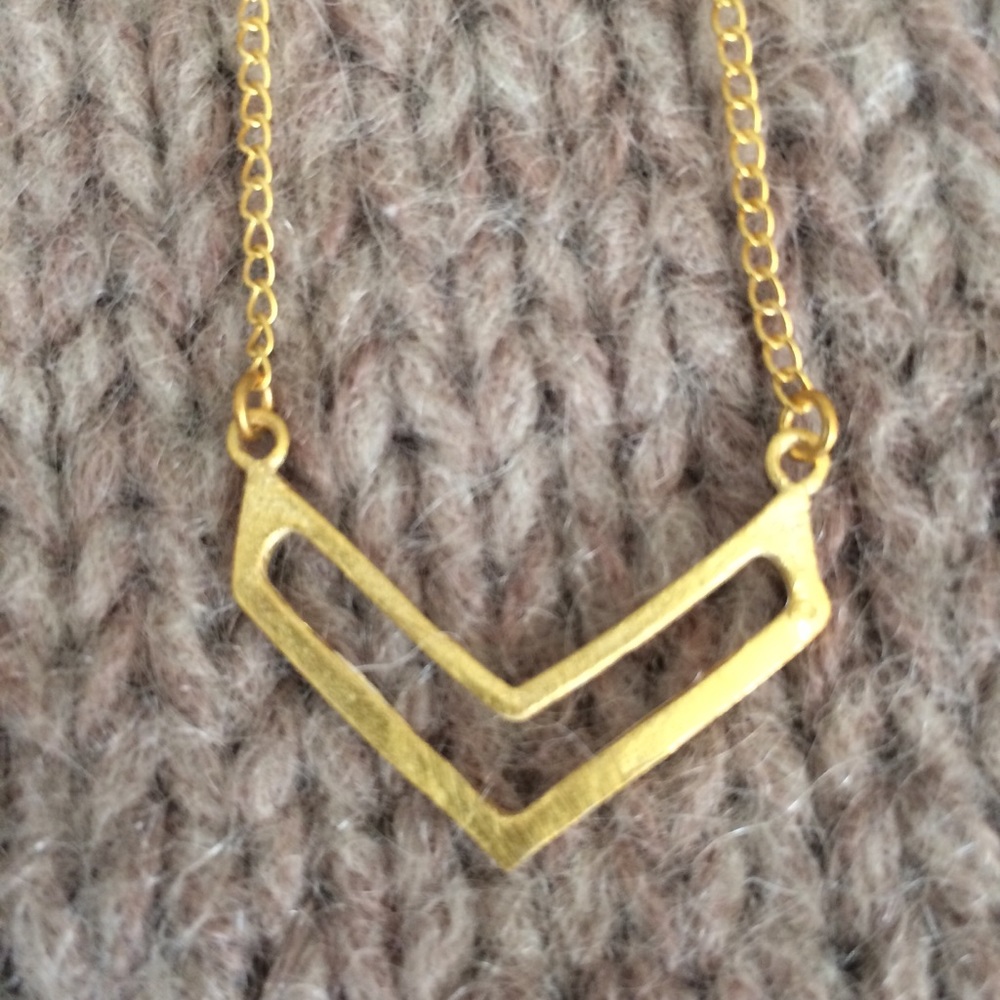 18k Gold Plated Chevron Pendant - Picture 4 of 4